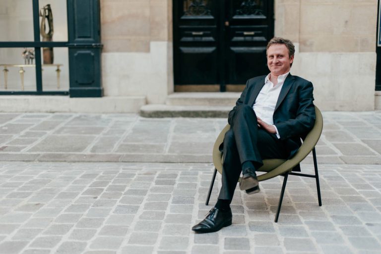 BUROV S'HABILLE EN GABRIEL - Emmanuel Gallina