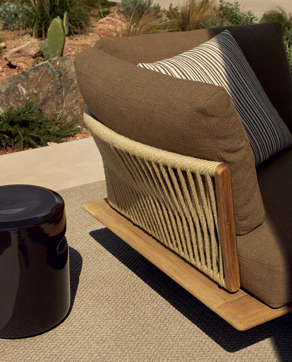 Poliform_Lagoon_divan_detail_designEG_site01_2025